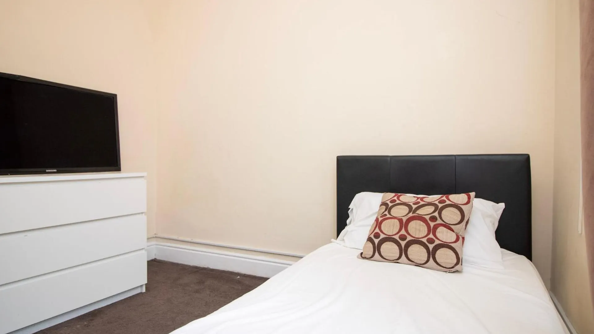 Pebbles Guest House Room 4 Southampton