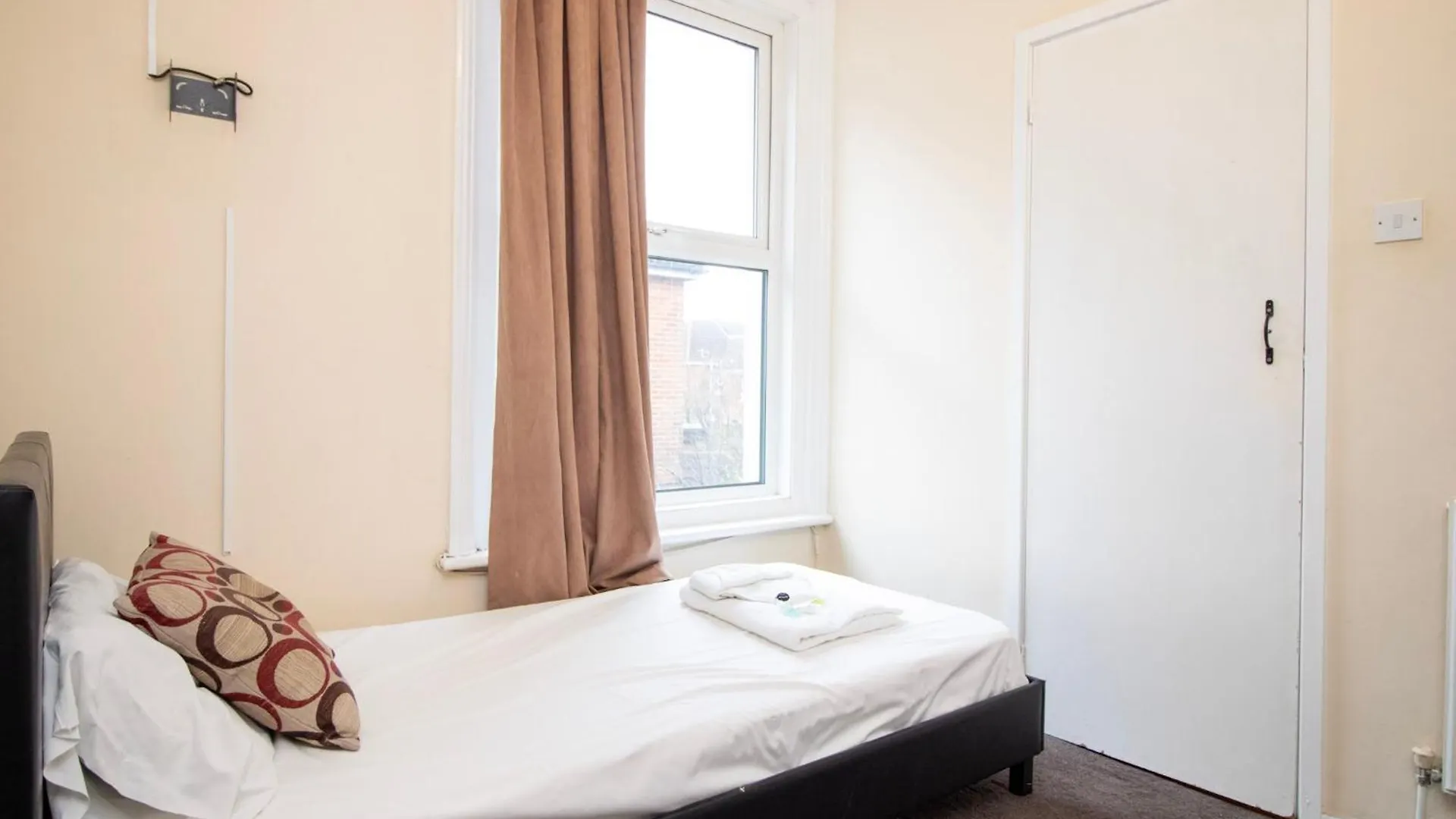 Pebbles Guest House Room 4 Southampton